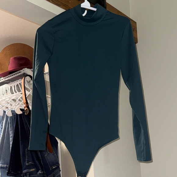Abercrombie and Fitch Dark Green Long Sleeve Bodysuit - Picture 2 of 3